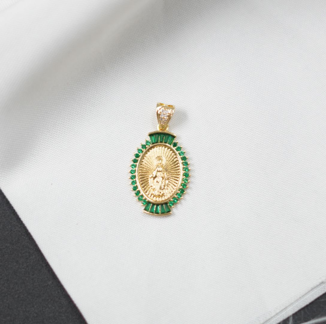 Miniatura 2 de DIJE VIRGEN DORADA PIEDRAS VERDES